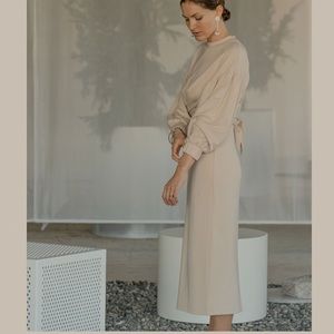 Vestige Story discourse skirt, size small